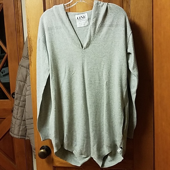 One Teaspoon cashmere blend hooded romper medium - Picture 3 of 8